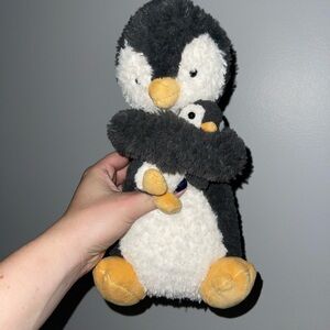 Jellycat huddles penguin retired